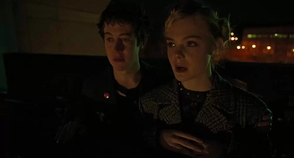 「パーティで女の子に話しかけるには」エル・ファニング & Alex Sharpの画像