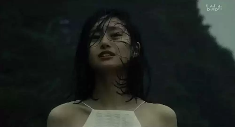 女が眠る時の画像