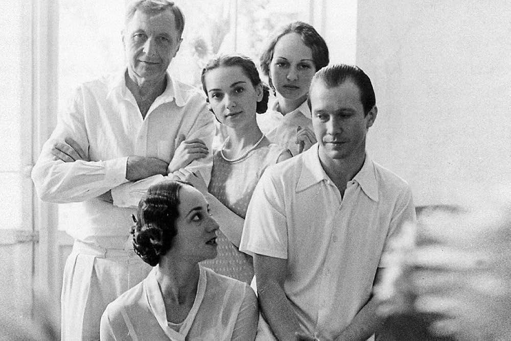 His Wife’s Diary （作家の妻の日記）の画像