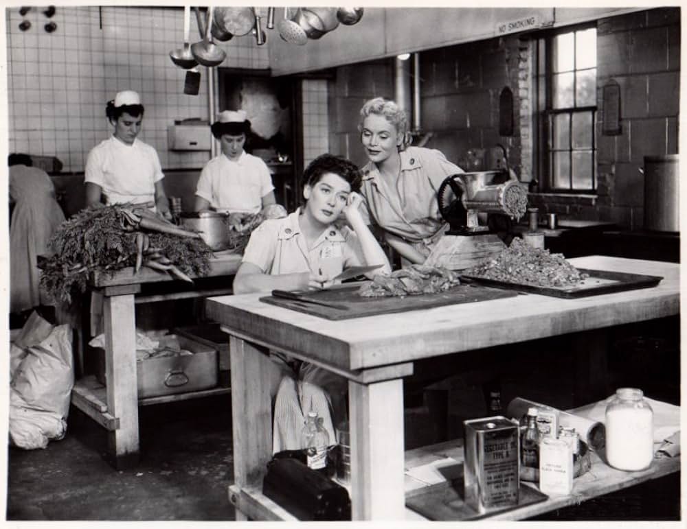 奥さまは新兵さんの画像