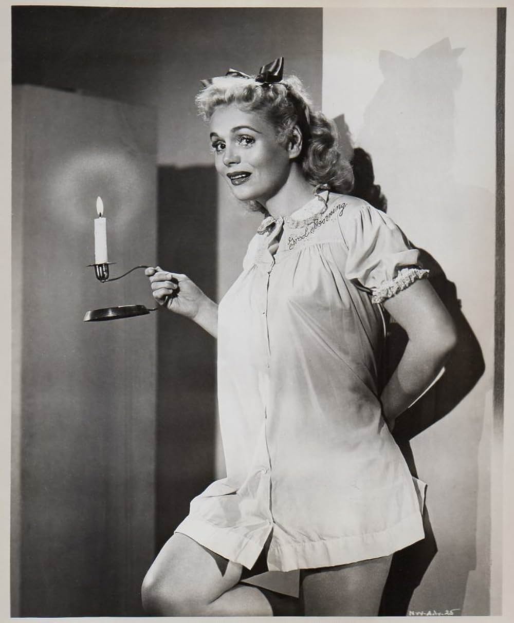 奥さまは新兵さんの写真