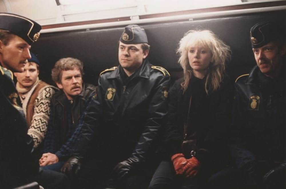 マーダー・イン・ザ・ダーク／夜よ、血をあらえの画像