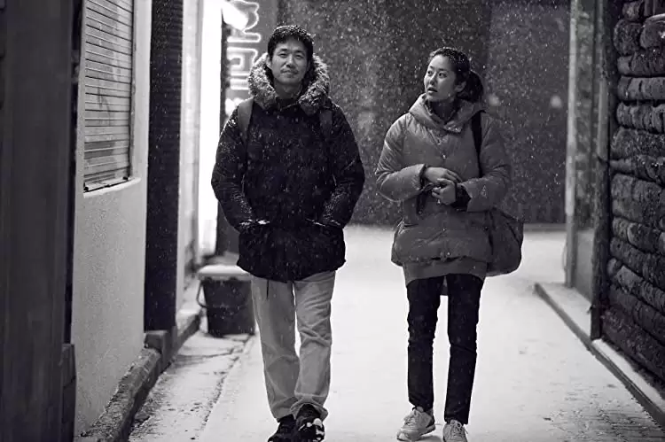 次の朝は他人の画像