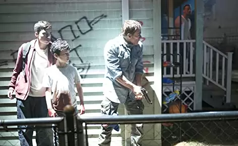 「ネバー・ダイ 決意の弾丸」ジャン＝クロード・バン・ダム & イライジャ・ロドリゲス & Nicholas Sean Johnnyの画像