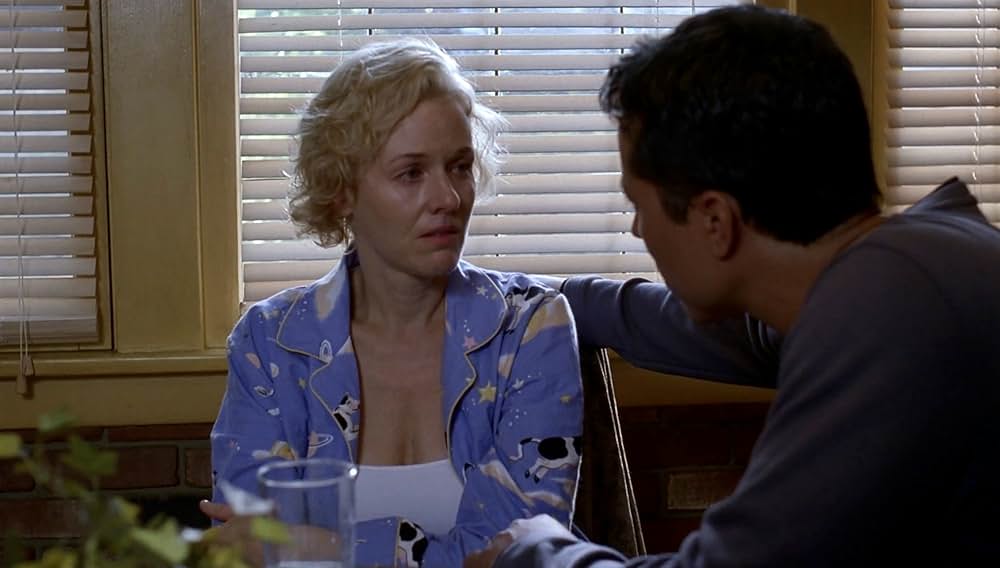 女教師グロリアの画像