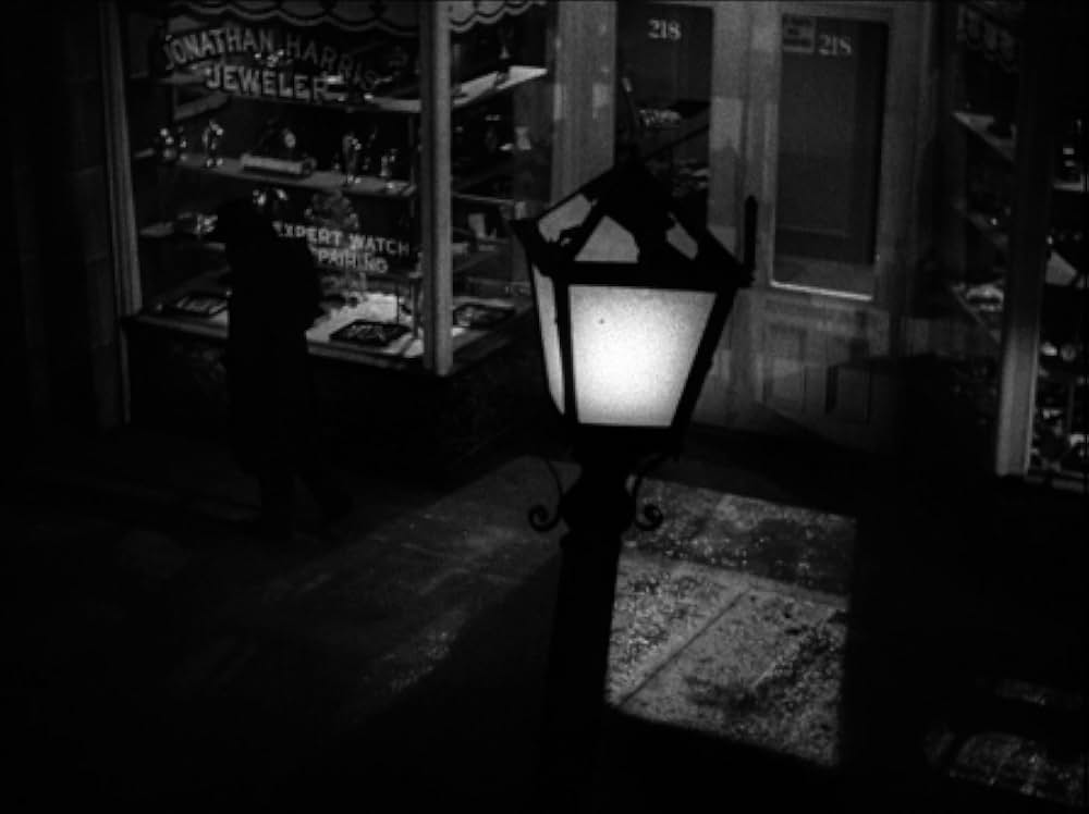 仮面の裏側の画像