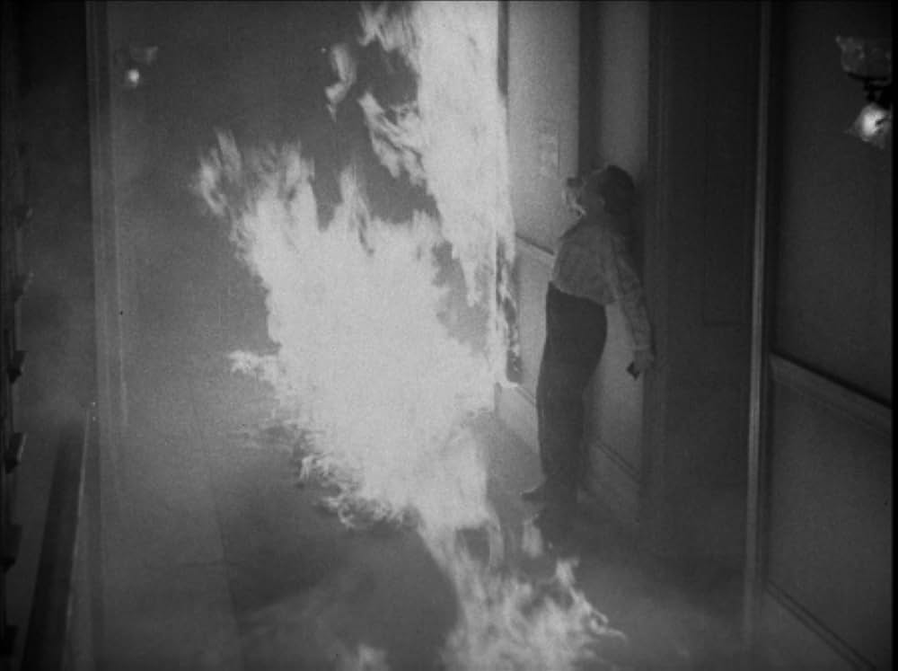 仮面の裏側の画像