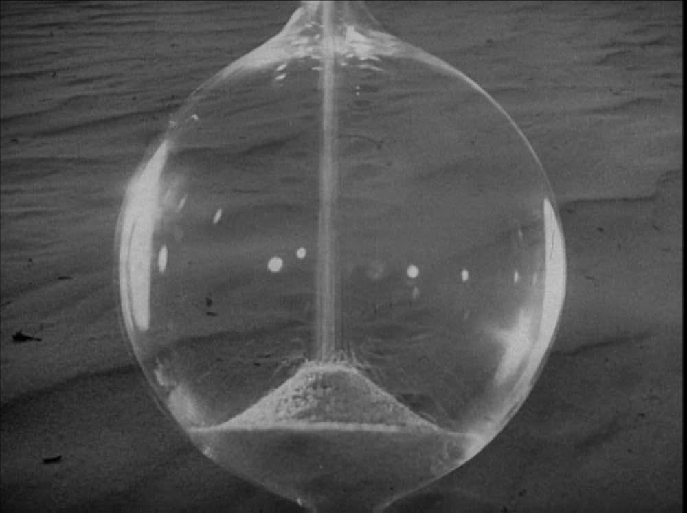 仮面の裏側の画像