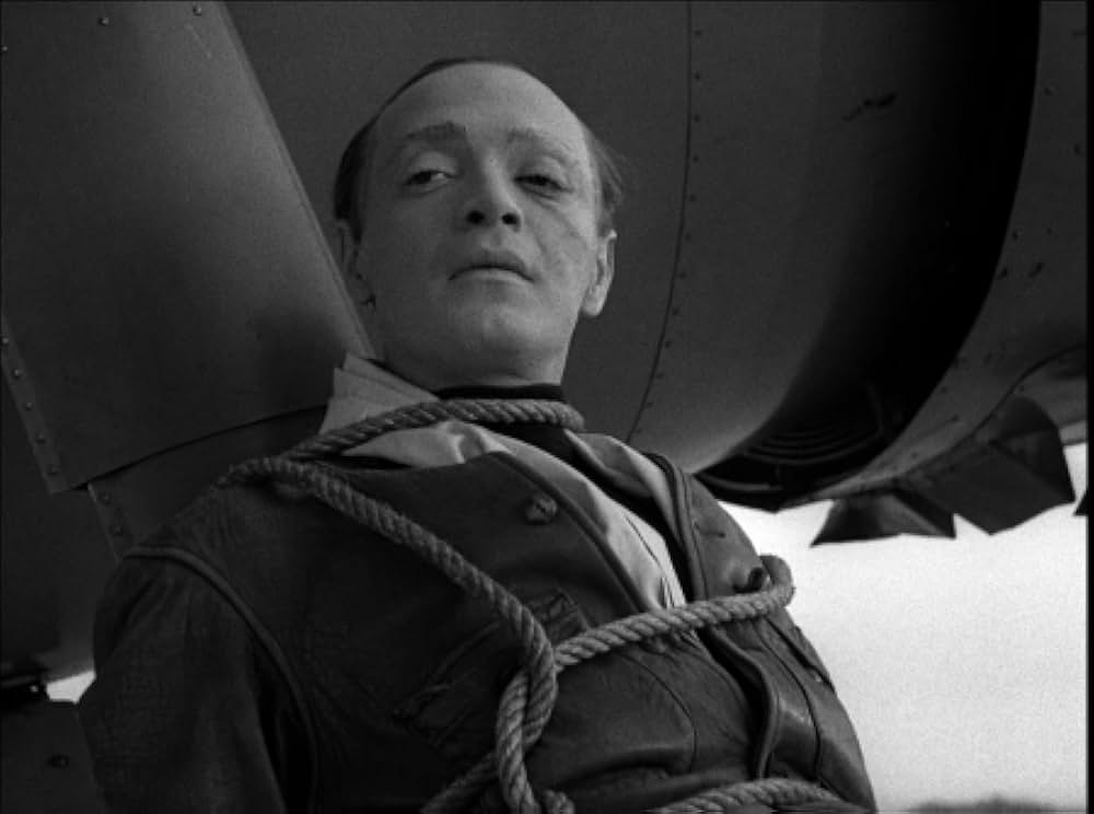 仮面の裏側の画像