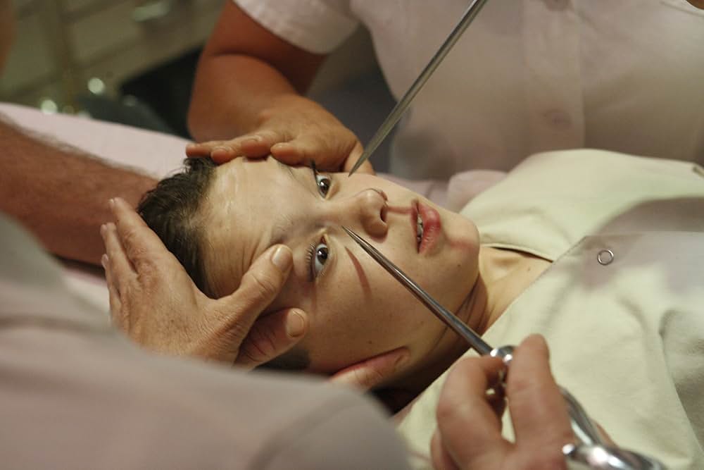 アサイラム 狂気の密室病棟の画像