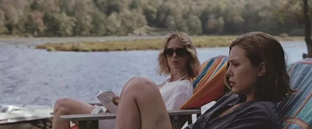 「マーサ、あるいはマーシー・メイ」サラ・ポールソン & エリザベス・オルセンの画像