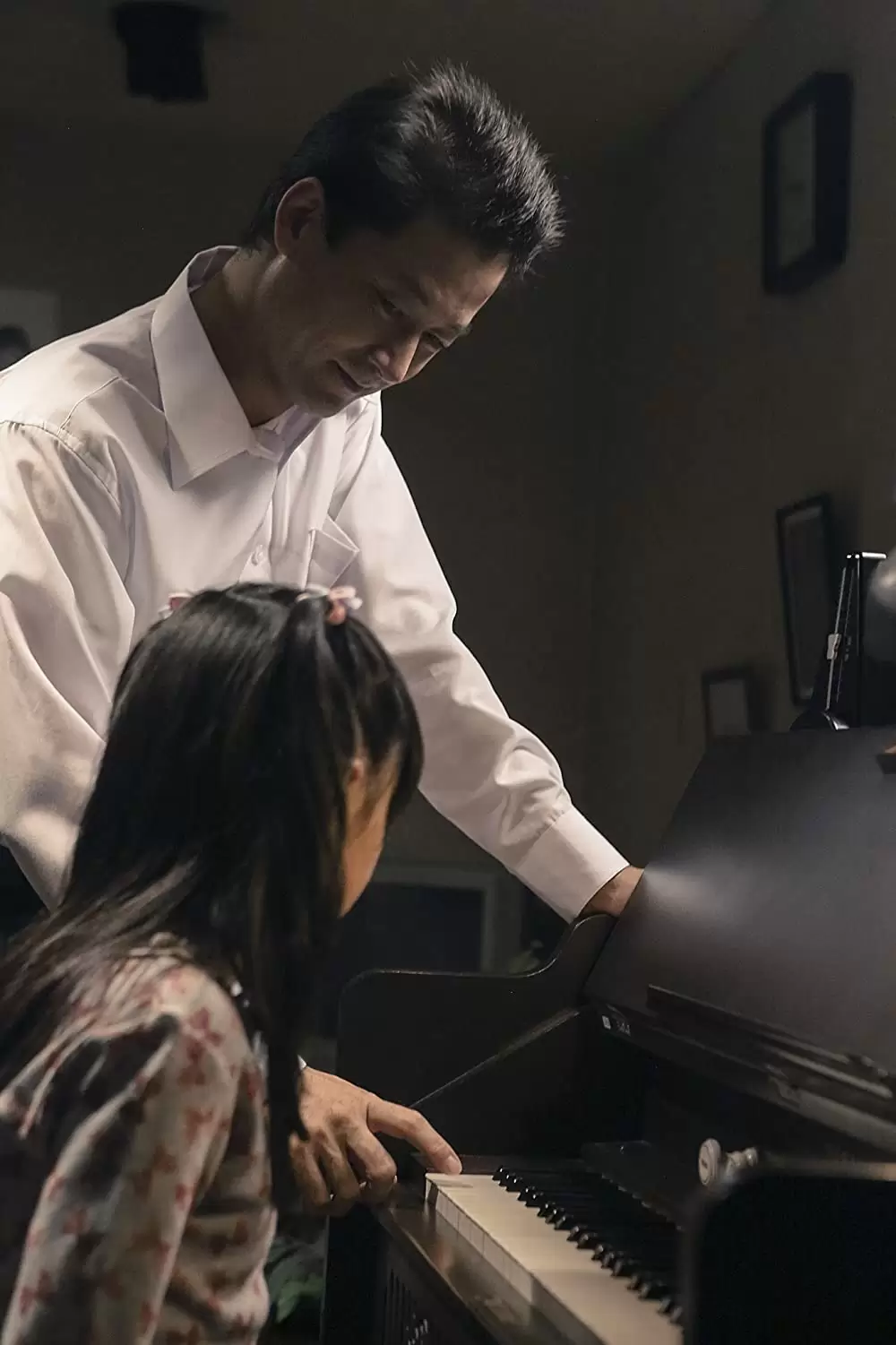 「淵に立つ」浅野忠信の画像