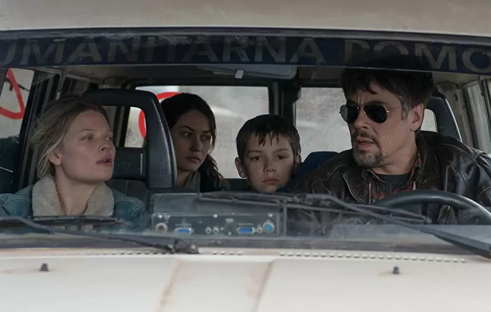 「ロープ／戦場の生命線」ベニチオ・デル・トロ & メラニー・ティエリー & オルガ・キュリレンコ & Eldar Rešidovićの画像