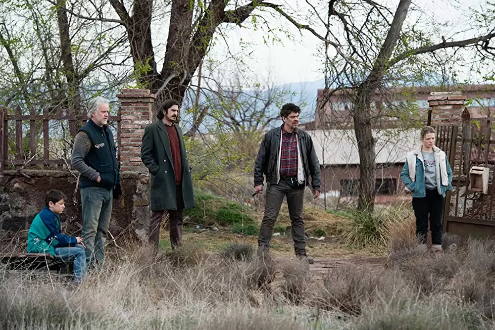 「ロープ／戦場の生命線」ティム・ロビンス & ベニチオ・デル・トロ & メラニー・ティエリー & Feđa Štukan & Eldar Rešidovićの画像