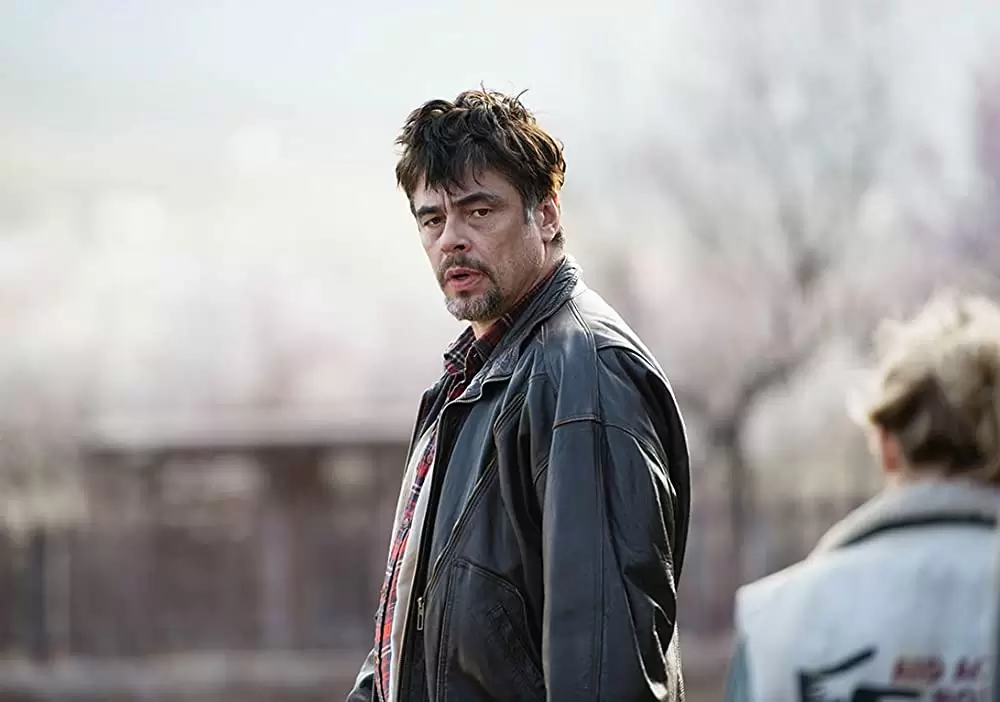 「ロープ／戦場の生命線」ベニチオ・デル・トロの画像