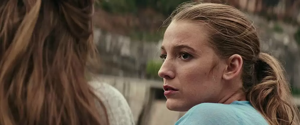 かごの中の瞳の画像