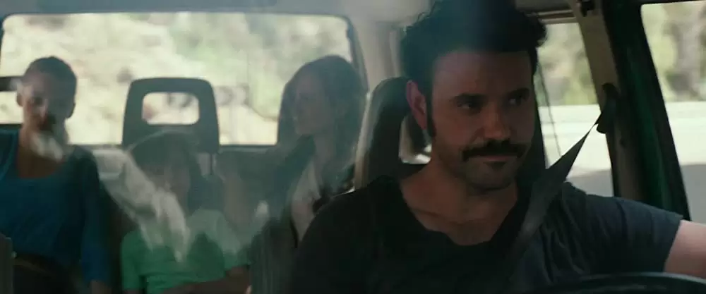 かごの中の瞳の画像