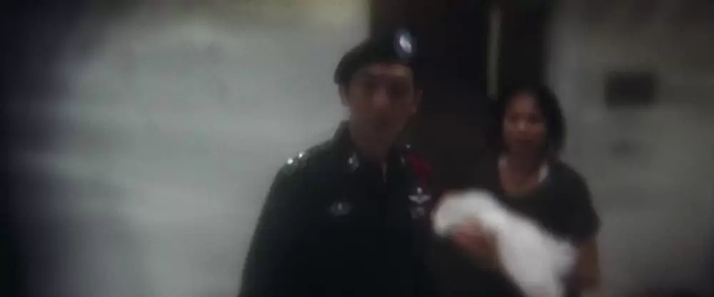 かごの中の瞳の画像