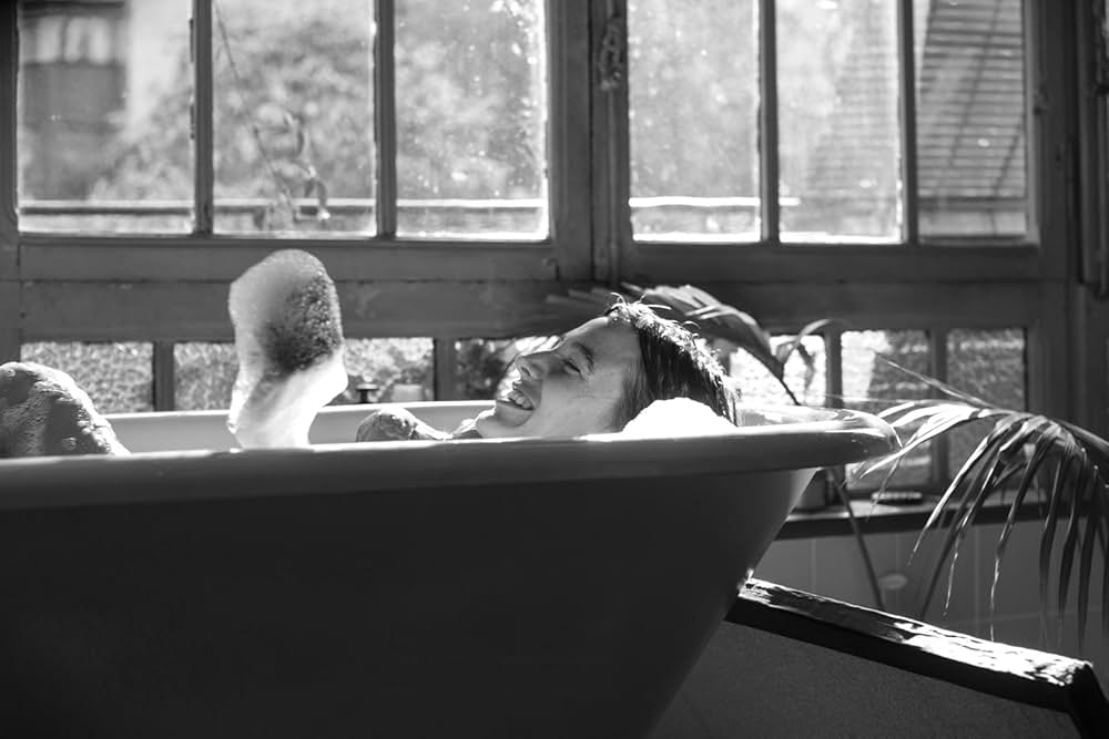 かごの中の瞳の画像