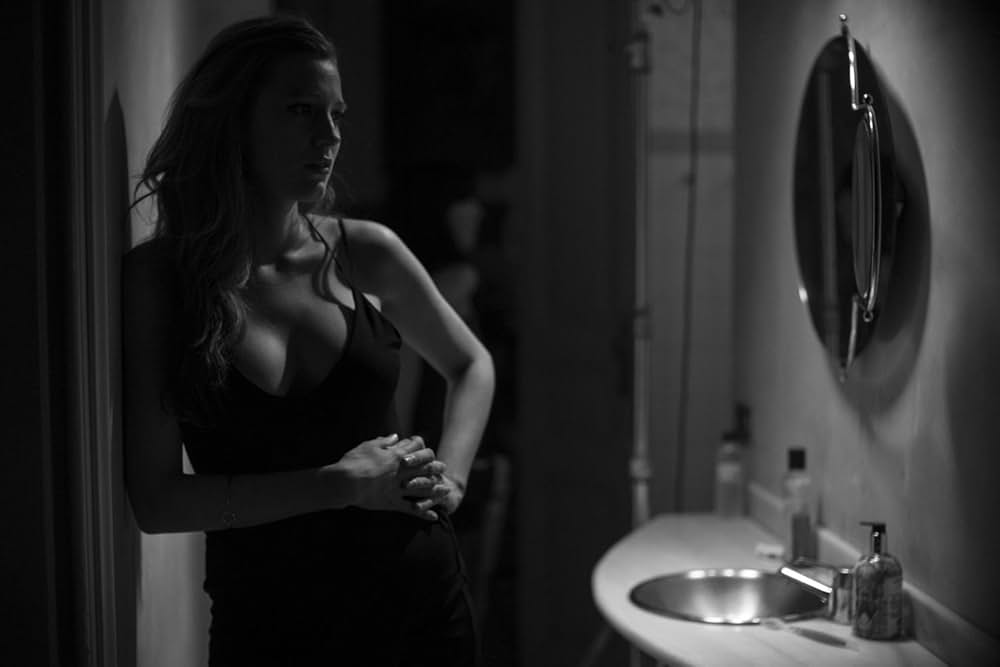 かごの中の瞳の画像