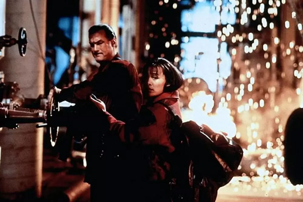 「沈黙の要塞」スティーブン・セガール & ジョアン・チェンの画像