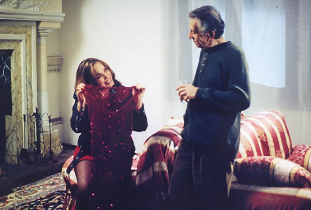 夜のメイドの画像