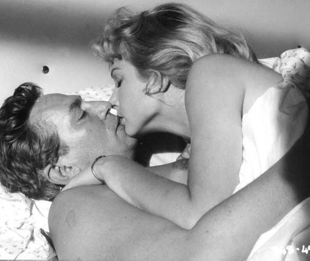 No Love For Johnnie（原題）の写真