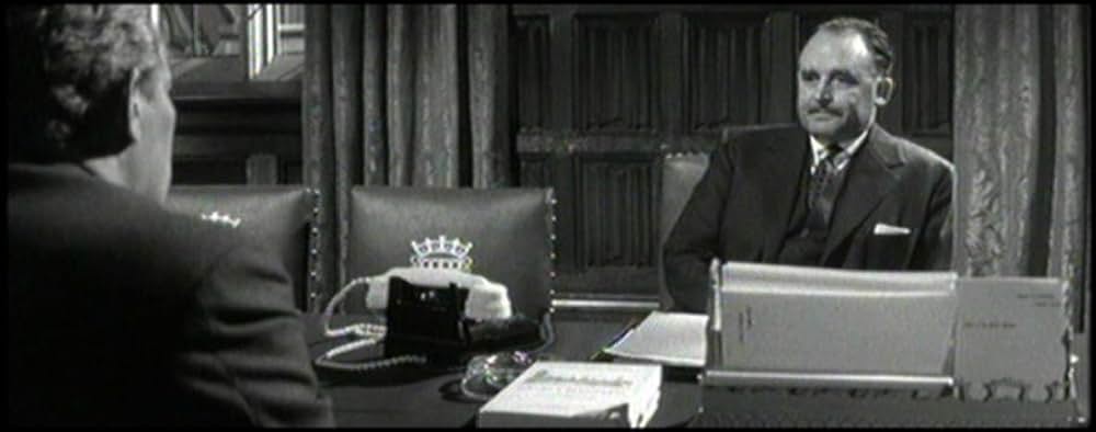 No Love For Johnnie（原題）の画像