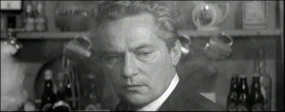 No Love For Johnnie（原題）の画像