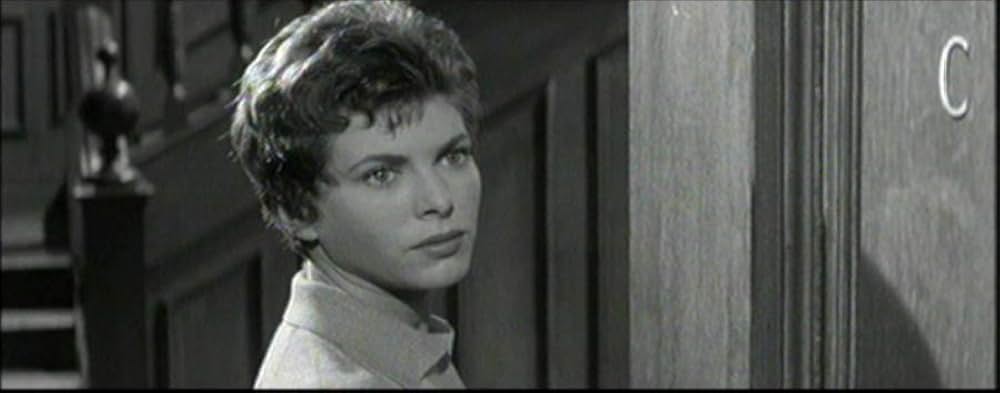 No Love For Johnnie（原題）の画像