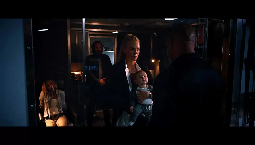 「ワイルド・スピード ICE BREAK」シャーリーズ・セロン & エルザ・パタキーの画像