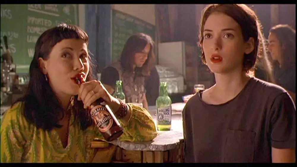 「リアリティ・バイツ」ウィノナ・ライダー & ジャニーン・ガロファローの画像