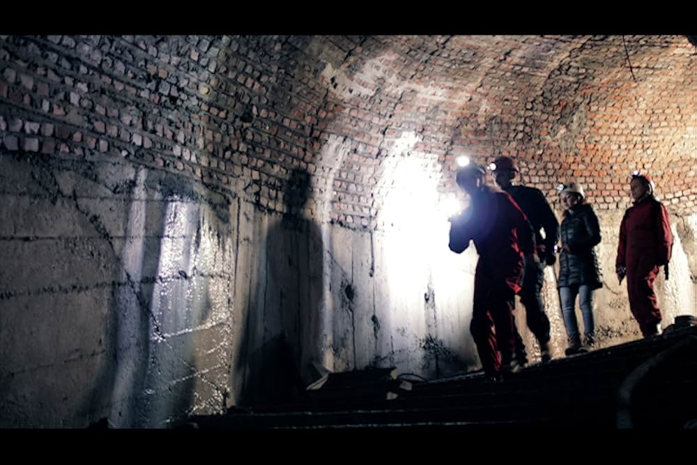 STUCK - 漆黒の闇に蠢く影の画像