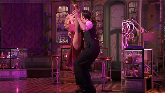 シー・ラヴズ・ミーの画像