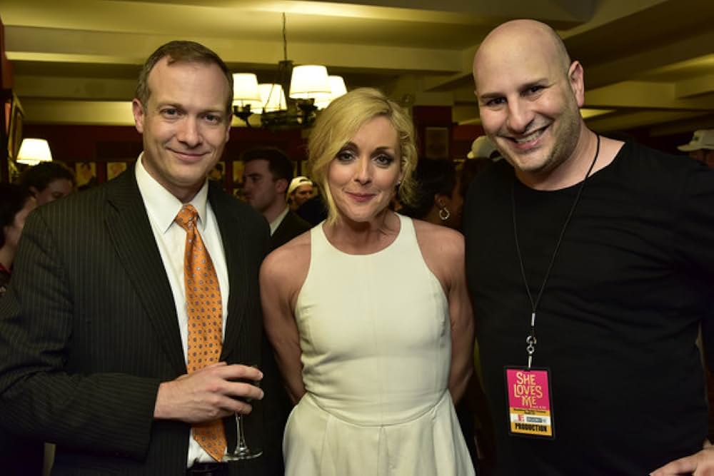 シー・ラヴズ・ミーの画像