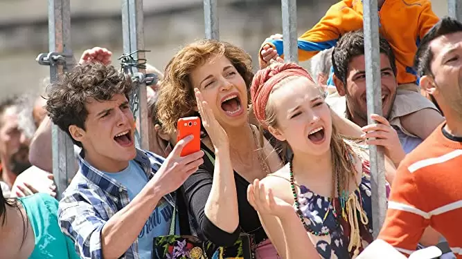 「プロヴァンスの休日」アンナ・ガリエナ & Chloé Jouannet & Hugo Dessiouxの画像