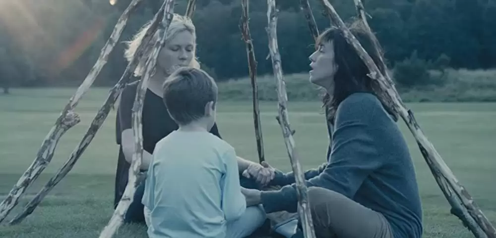 「メランコリア」キルステン・ダンスト & シャルロット・ゲンズブール & Cameron Spurrの画像