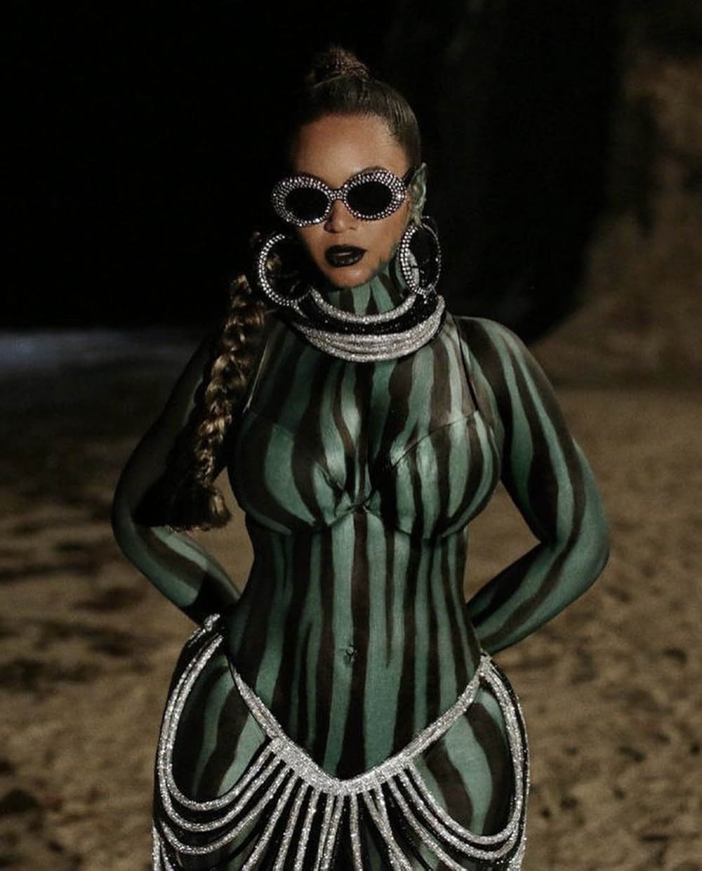 ブラック・イズ・キングの画像