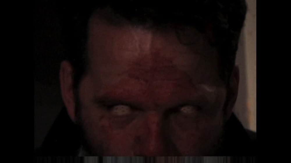 Man Finds Tape（原題）の画像