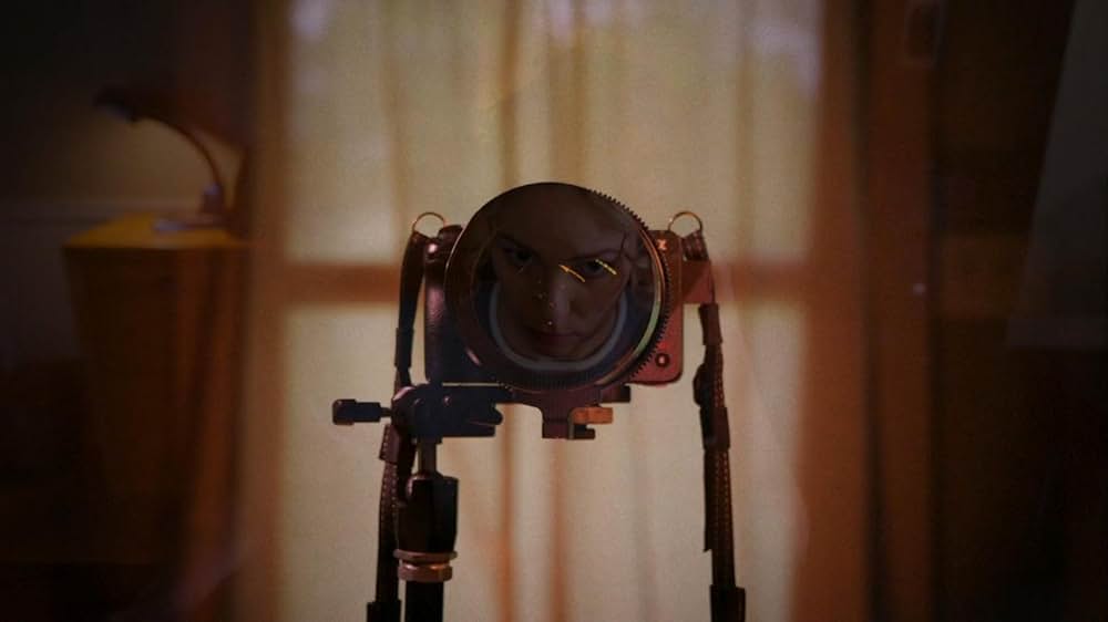 Man Finds Tape（原題）の画像