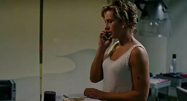 少年と自転車の画像