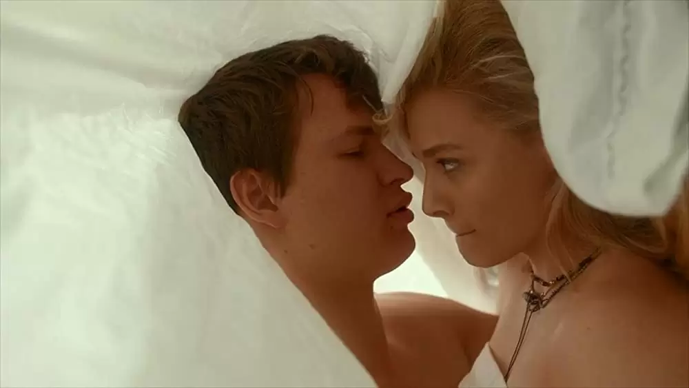 「クリミナル・タウン」クロエ・グレース・モレッツ & アンセル・エルゴートの画像