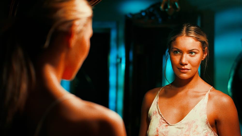 Woman in the Maze（原題）の写真