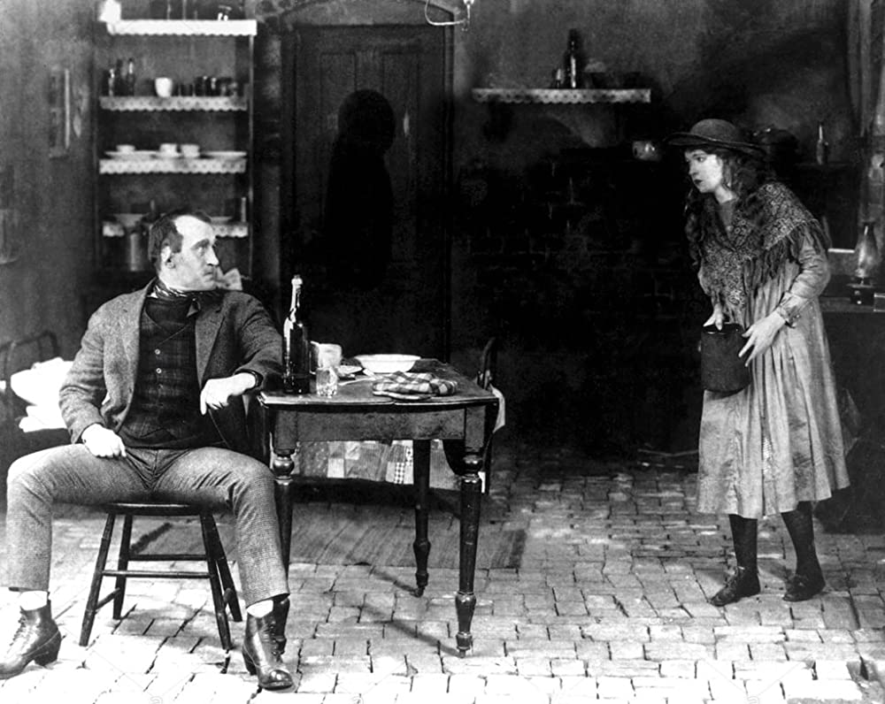 散り行く花の画像