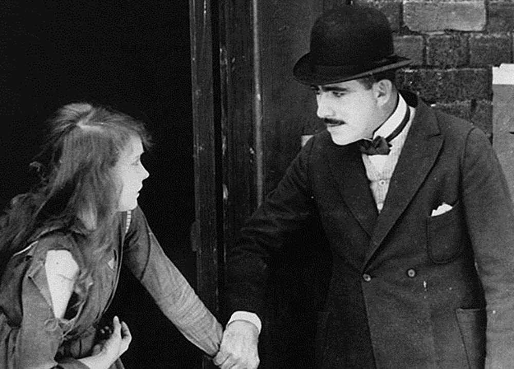 散り行く花の画像