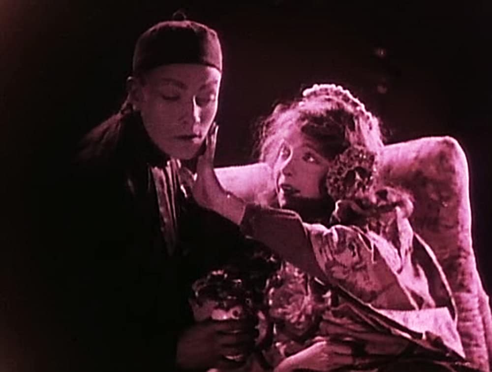 散り行く花の画像