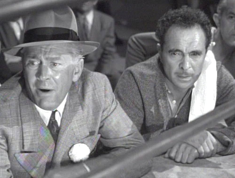 必殺の右パンチの画像