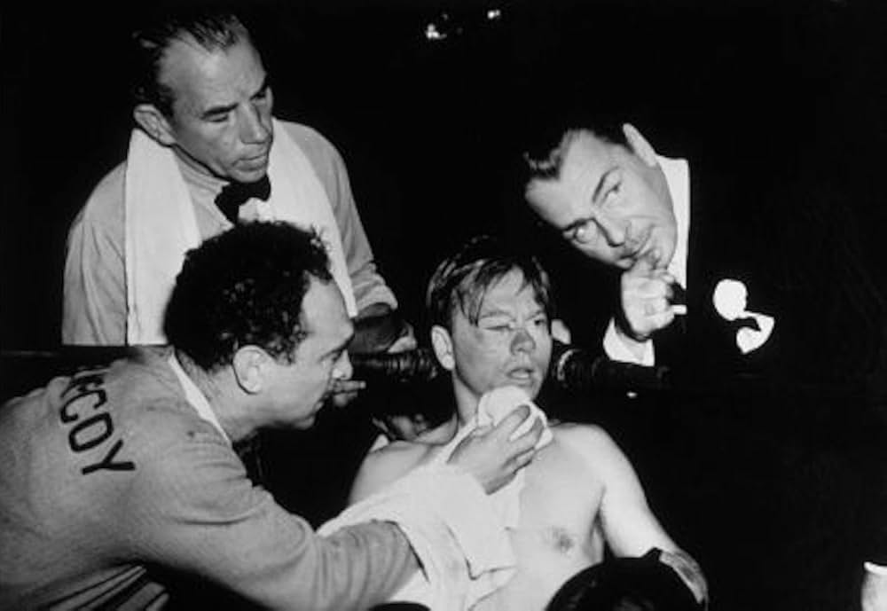 必殺の右パンチの画像