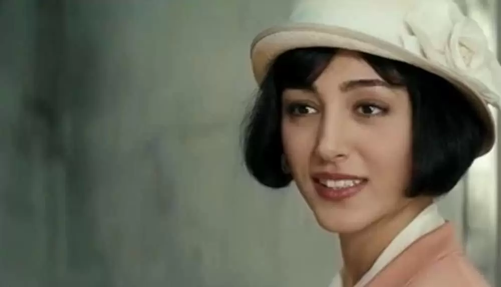 「チキンとプラム 〜あるバイオリン弾き、最後の夢〜」ゴルシフテ・ファラハニの画像