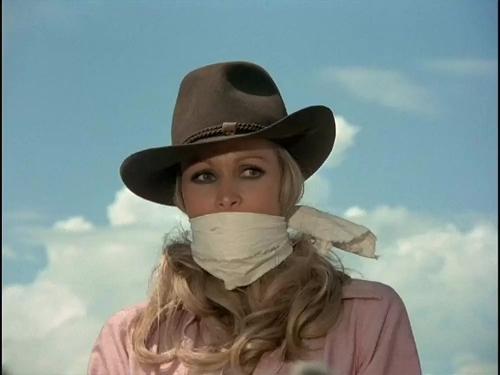 「レッド・サン」ウルスラ・アンドレスの画像